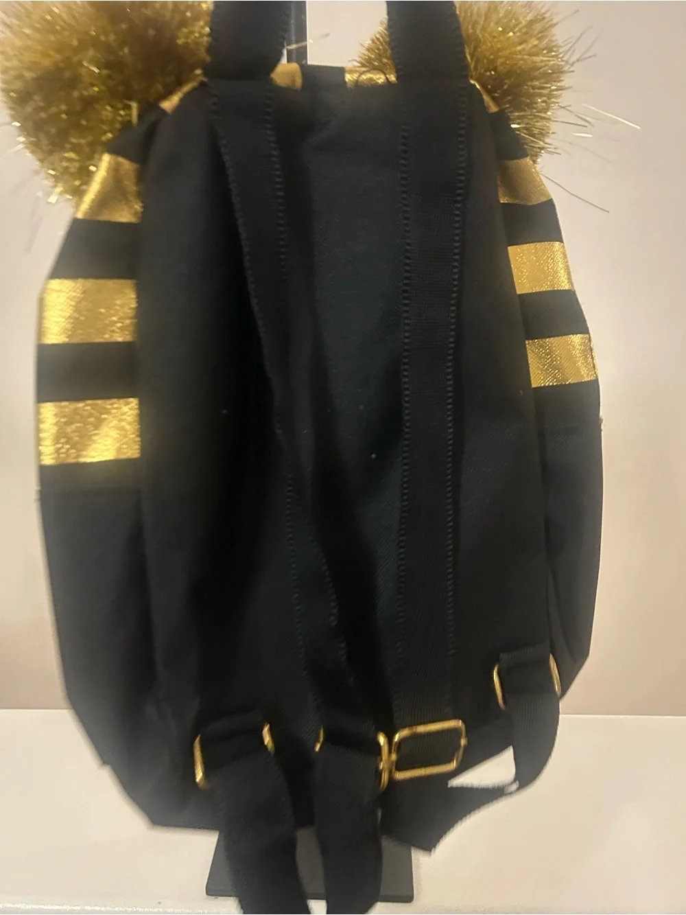 Lol Surprise Queen Bee! Sparkle Pom-Pom Character Backpack - Gold